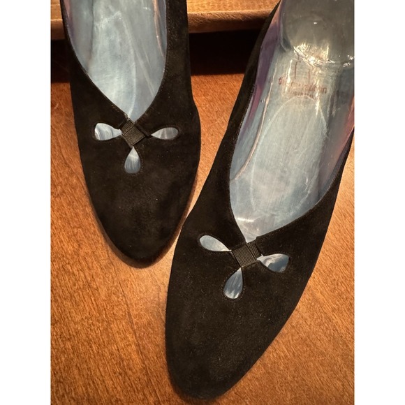 Thierry Rabotin Italy 39 US 8.5 Black Suede Almond Toe Low Heel Pumps Shoes BX - Picture 2 of 13